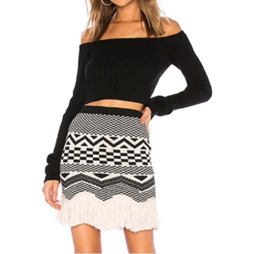 NWT House of Harlow Ash Fringe Sweater Skirt Size Medium